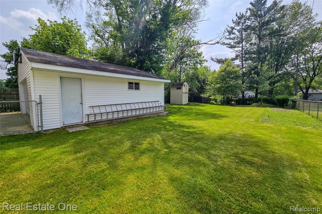 3180 Eastwood Drive Rochester, MI 48309 - Photo 44 of 45