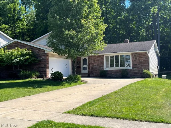 $2,950 | 14741 Indian Creek Drive, Middleburg Heights, OH 44130