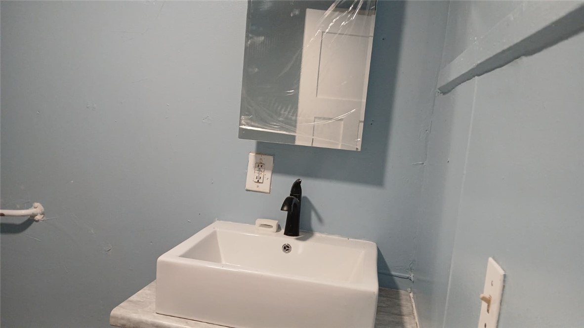 126 East Cassilly Street Springfield, OH 45503 - Photo 7 of 28