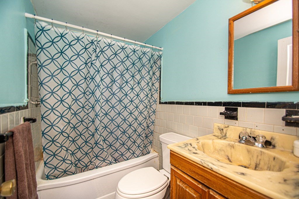 7 Colonial Road Woburn, MA 01801 - Photo 20 of 27