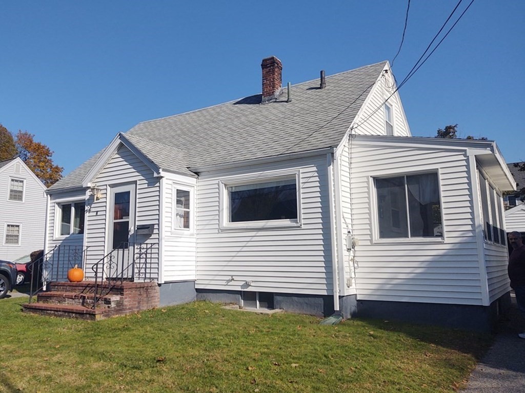 7 Colonial Road Woburn, MA 01801 - Photo 2 of 27