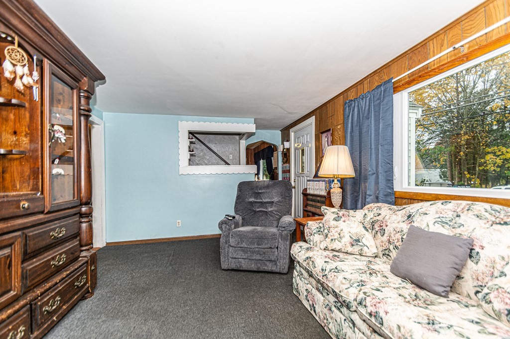 7 Colonial Road Woburn, MA 01801 - Photo 7 of 27