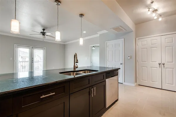 $1,925 | 3102 Kings Road, Unit 3303, Dallas, TX 75219