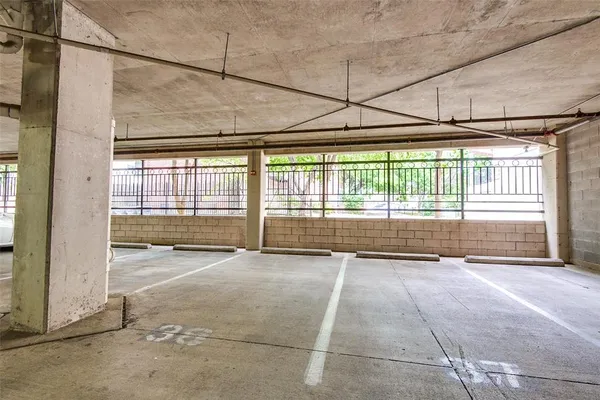 $1,925 | 3102 Kings Road, Unit 3303, Dallas, TX 75219