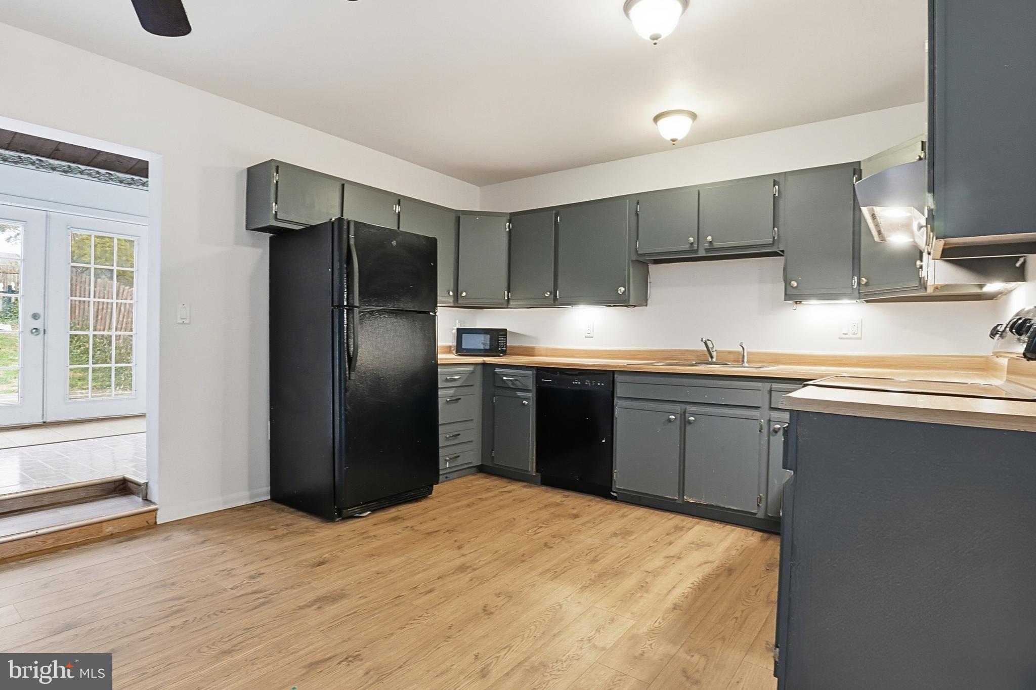 3104 Galaxy Road Dover, PA 17315 - Photo 7 of 29 Kitchen