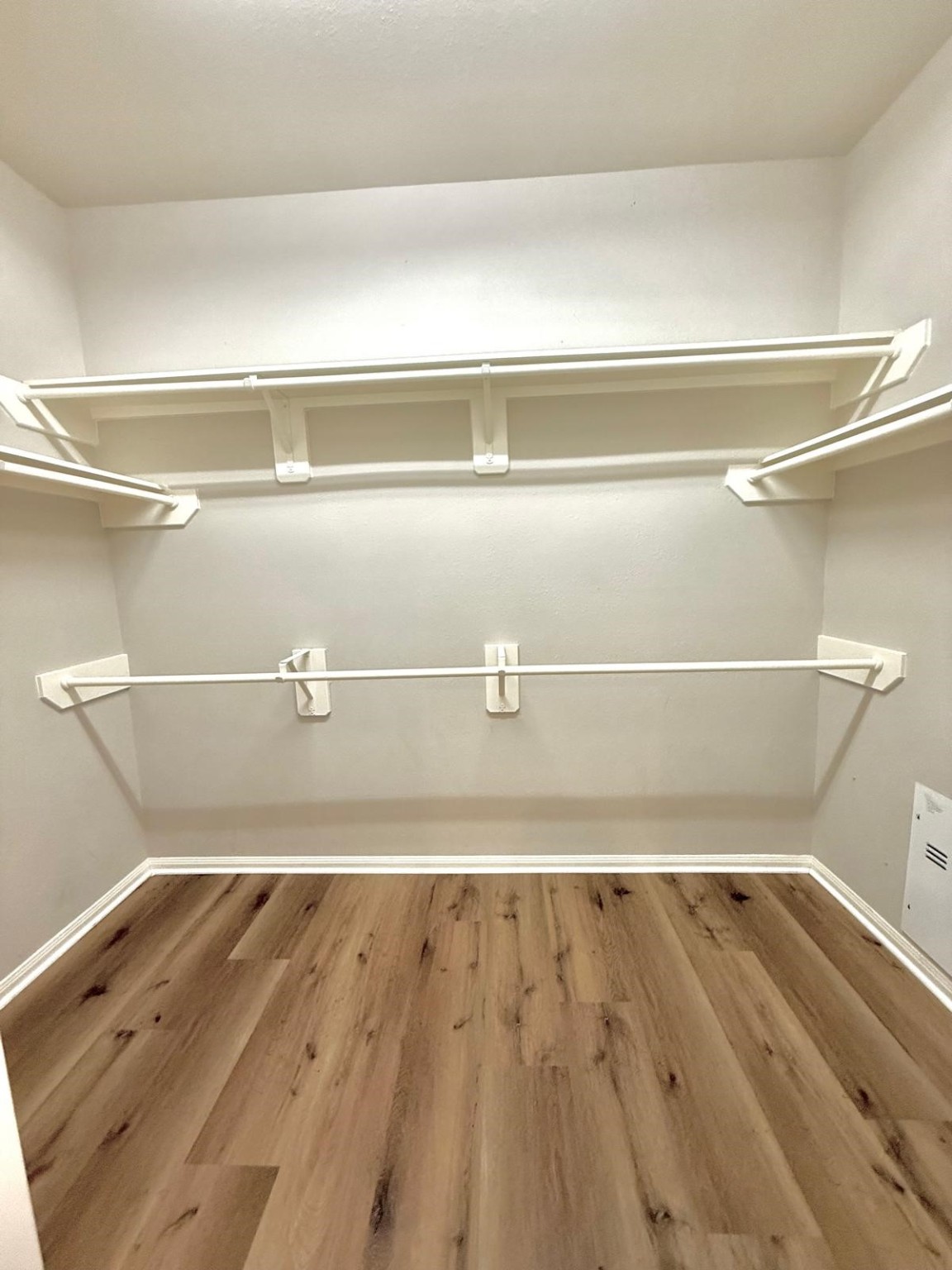 107 West Spindle Tree Circle The Woodlands, TX 77382 - Photo 11 of 17