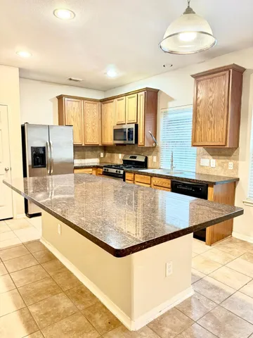 $3,100 | 107 West Spindle Tree Circle, The Woodlands, TX 77382