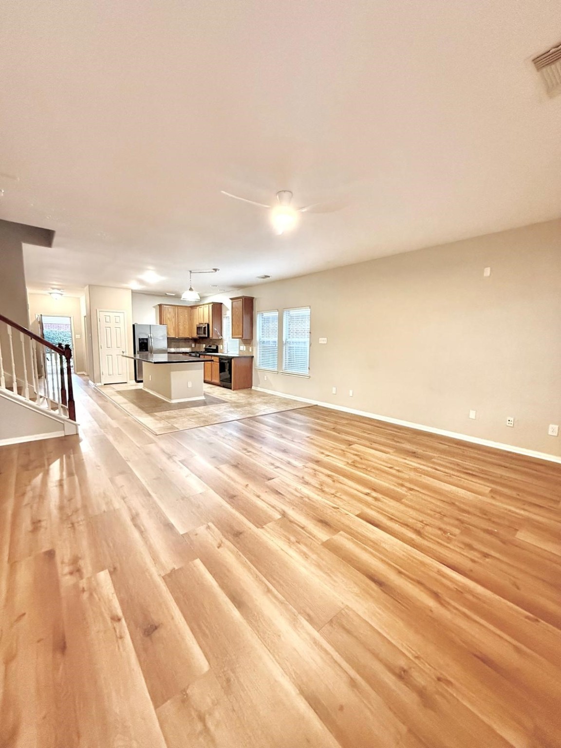 107 West Spindle Tree Circle The Woodlands, TX 77382 - Photo 6 of 17