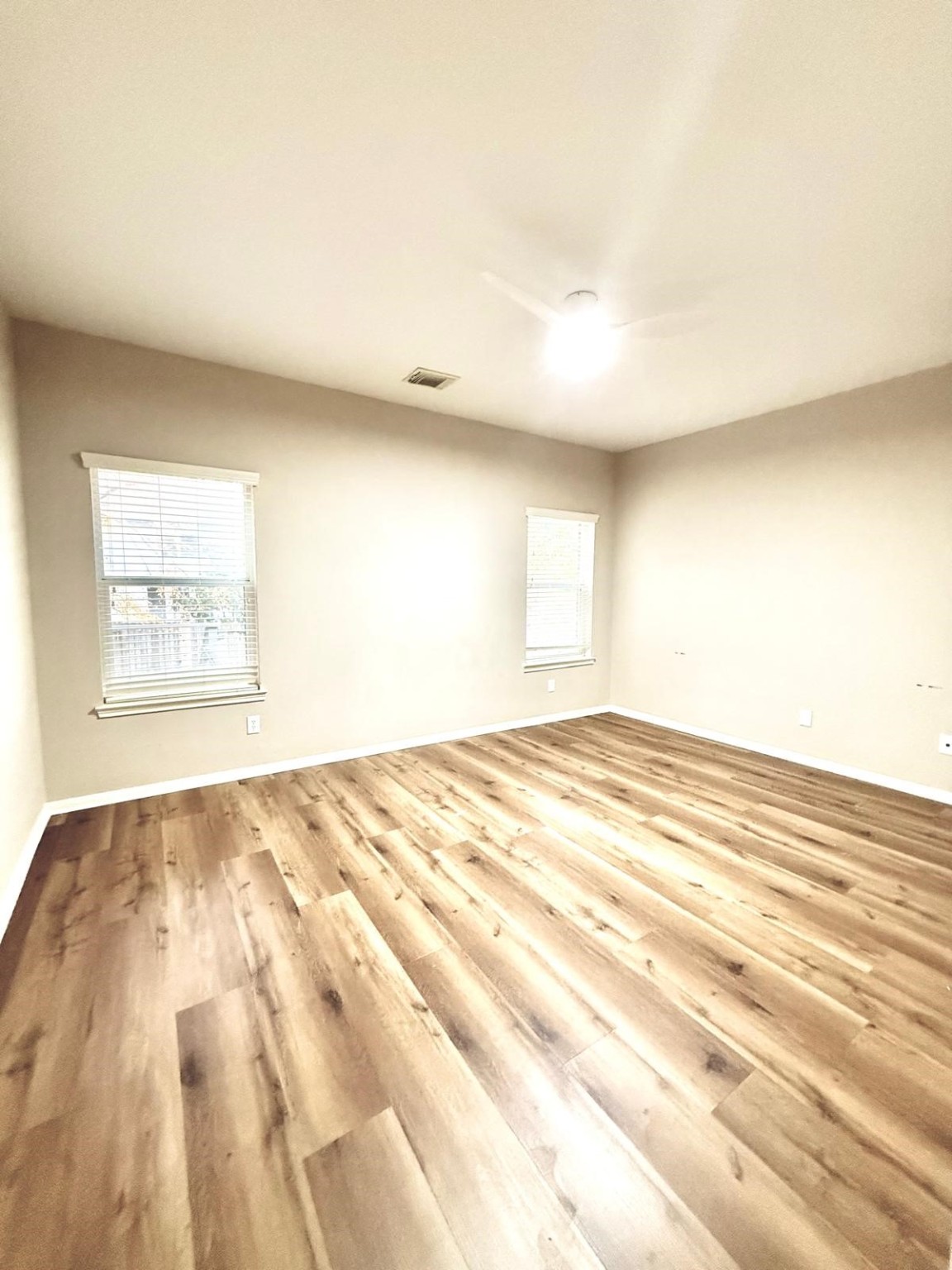 107 West Spindle Tree Circle The Woodlands, TX 77382 - Photo 7 of 17