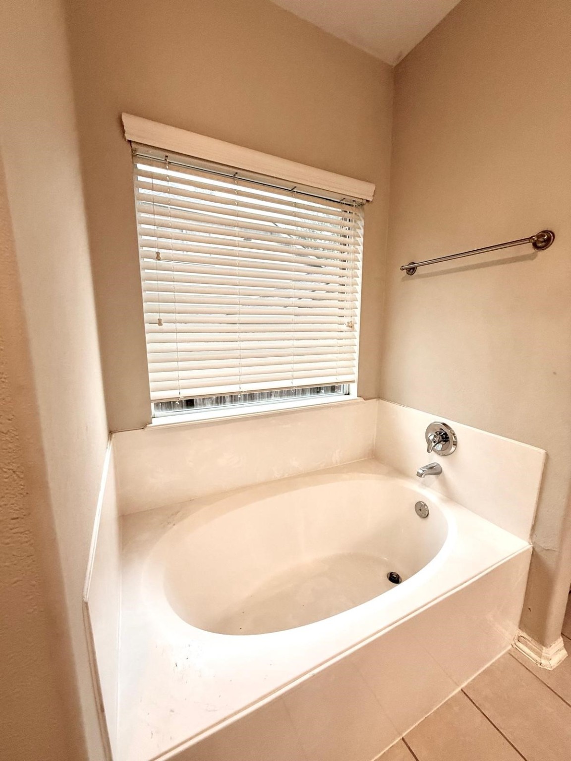 107 West Spindle Tree Circle The Woodlands, TX 77382 - Photo 8 of 17