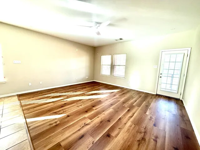 $3,100 | 107 West Spindle Tree Circle, The Woodlands, TX 77382