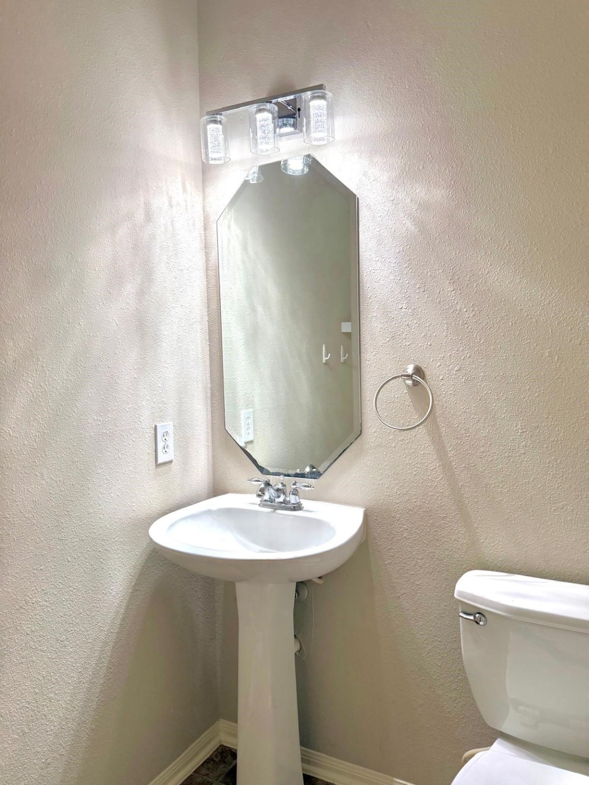 107 West Spindle Tree Circle The Woodlands, TX 77382 - Photo 10 of 17