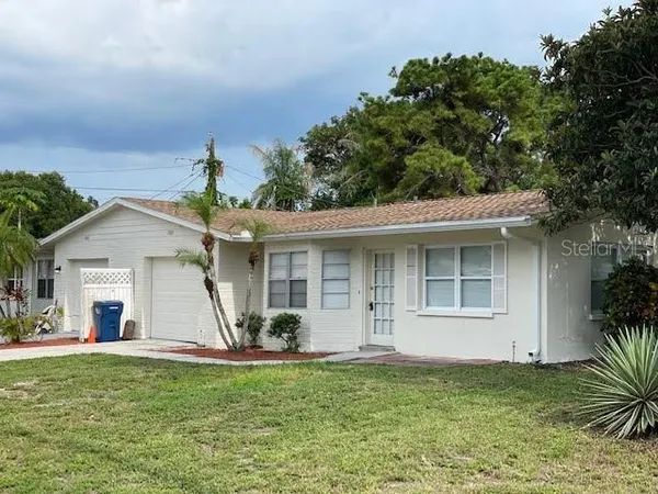 $1,800 | 2008 48th Avenue West, Bradenton, FL 34207