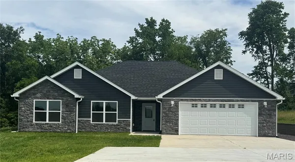 $488,000 | 177 Kitlaw Drive, Hannibal, MO 63401