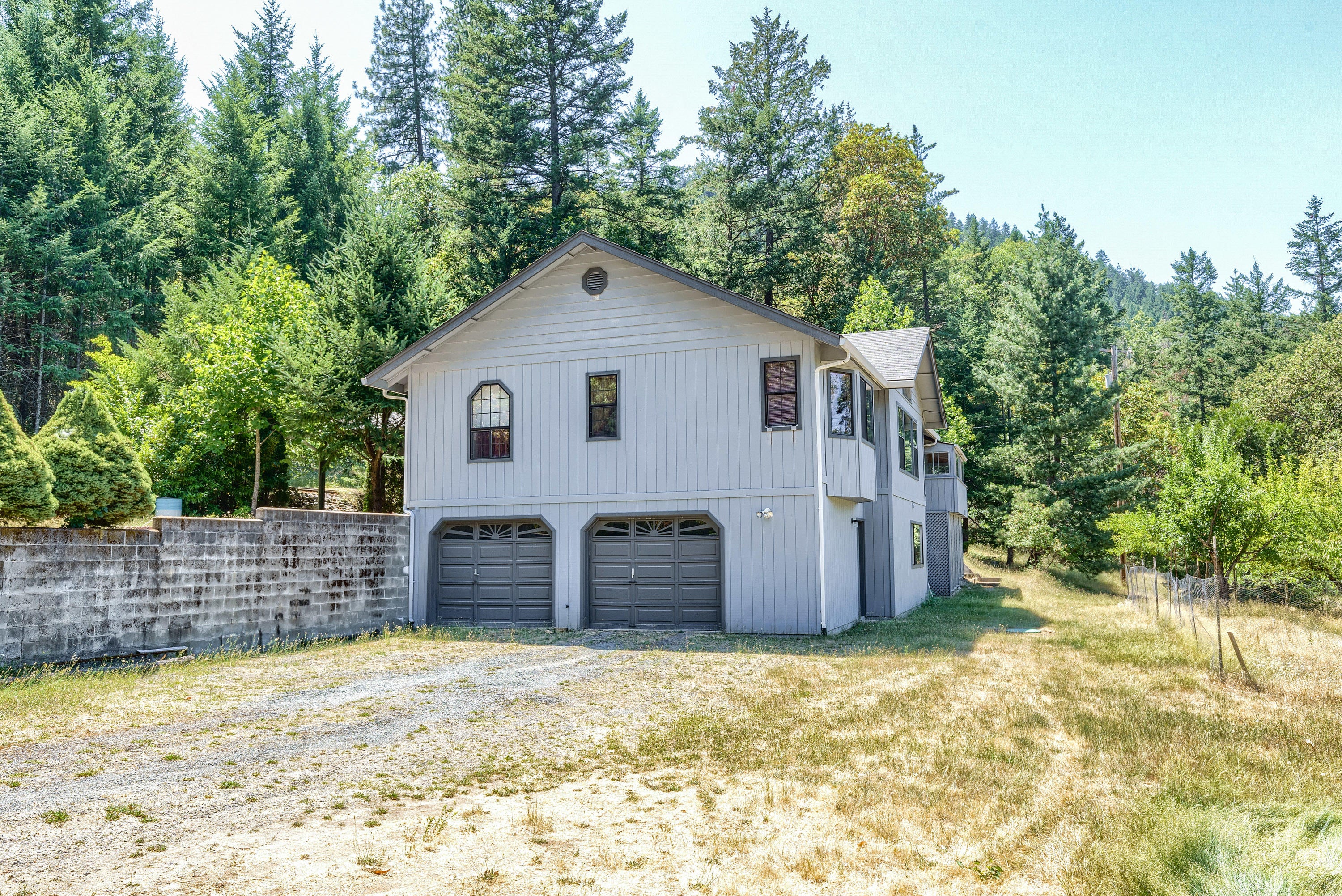 1194 Granite Hill Road Grants Pass, OR 97526 - Photo 4 of 60 AAAA