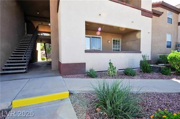 $1,350 | 231 West Horizon Ridge Parkway, Unit 1113, Henderson, NV 89012