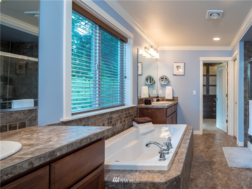 21914 78th Place West Edmonds, WA 98026 - Photo 15 of 25