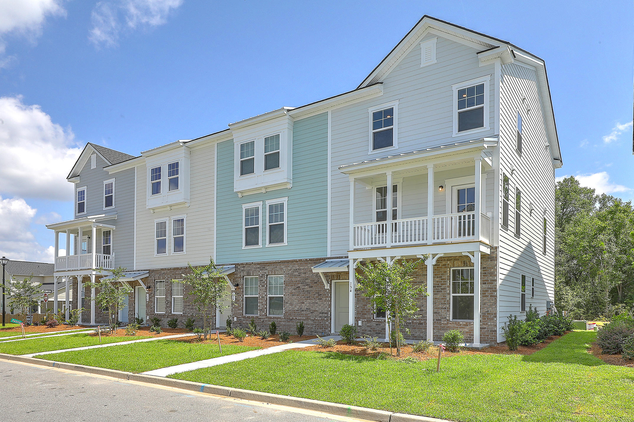 311 Pathfinder Way Charleston, SC 29492 - Photo 1 of 30 1R3A4274_75_76_77_78_79_80