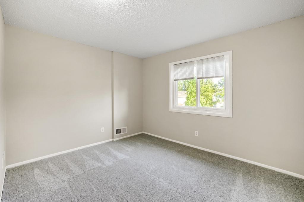 5918 Cahill Avenue Inver Grove Heights, MN 55076 - Photo 17 of 28
