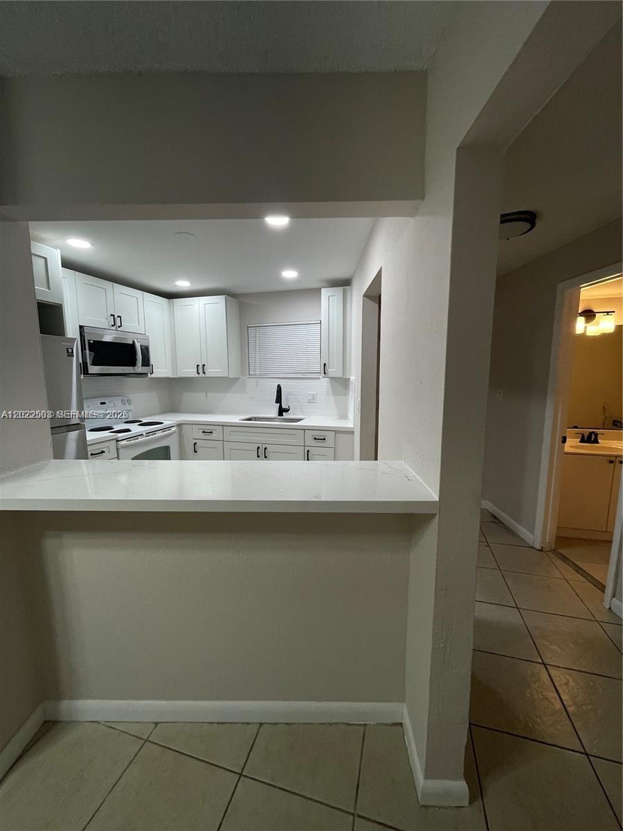4255 North University Drive, Unit 109 Sunrise, FL 33351 - Photo 2 of 6