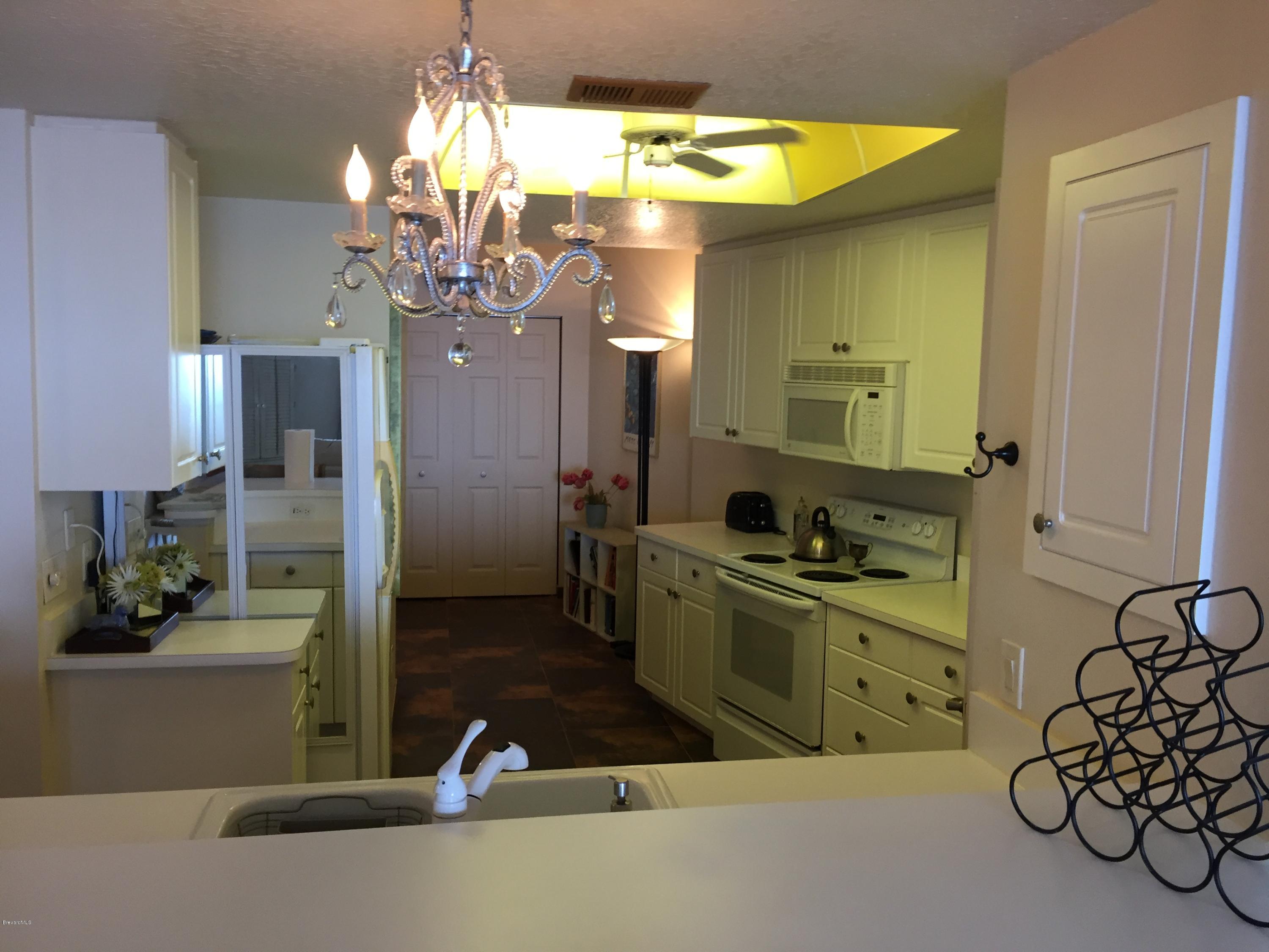 102 Riverside Drive, Unit 604 Cocoa, FL 32922 - Photo 7 of 9 kitchen