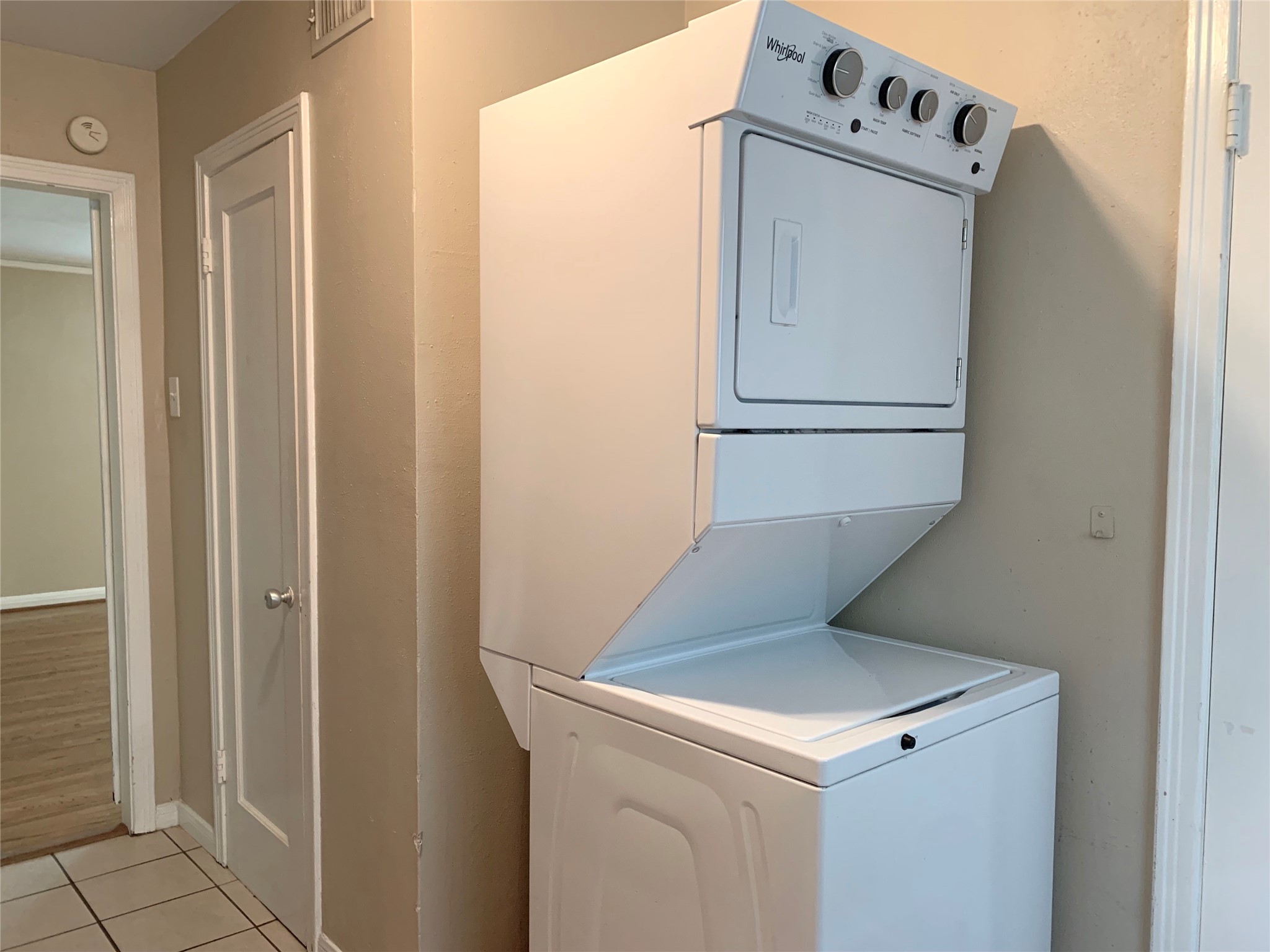 307 Avondale Street, Unit 1 Houston, TX 77006 - Photo 11 of 22 You will enjoy having your own Washer & Dryer!!!