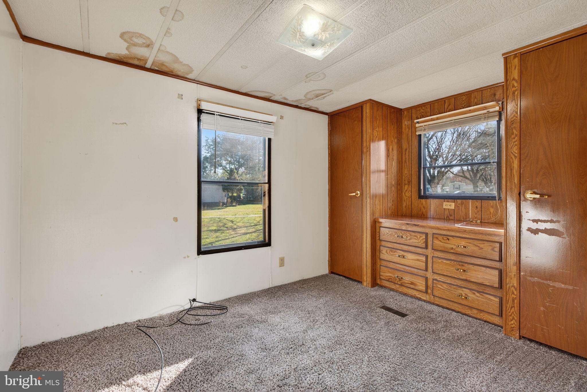 918 Krista Court Lancaster, PA 17601 - Photo 26 of 43 an empty room with windows and closet