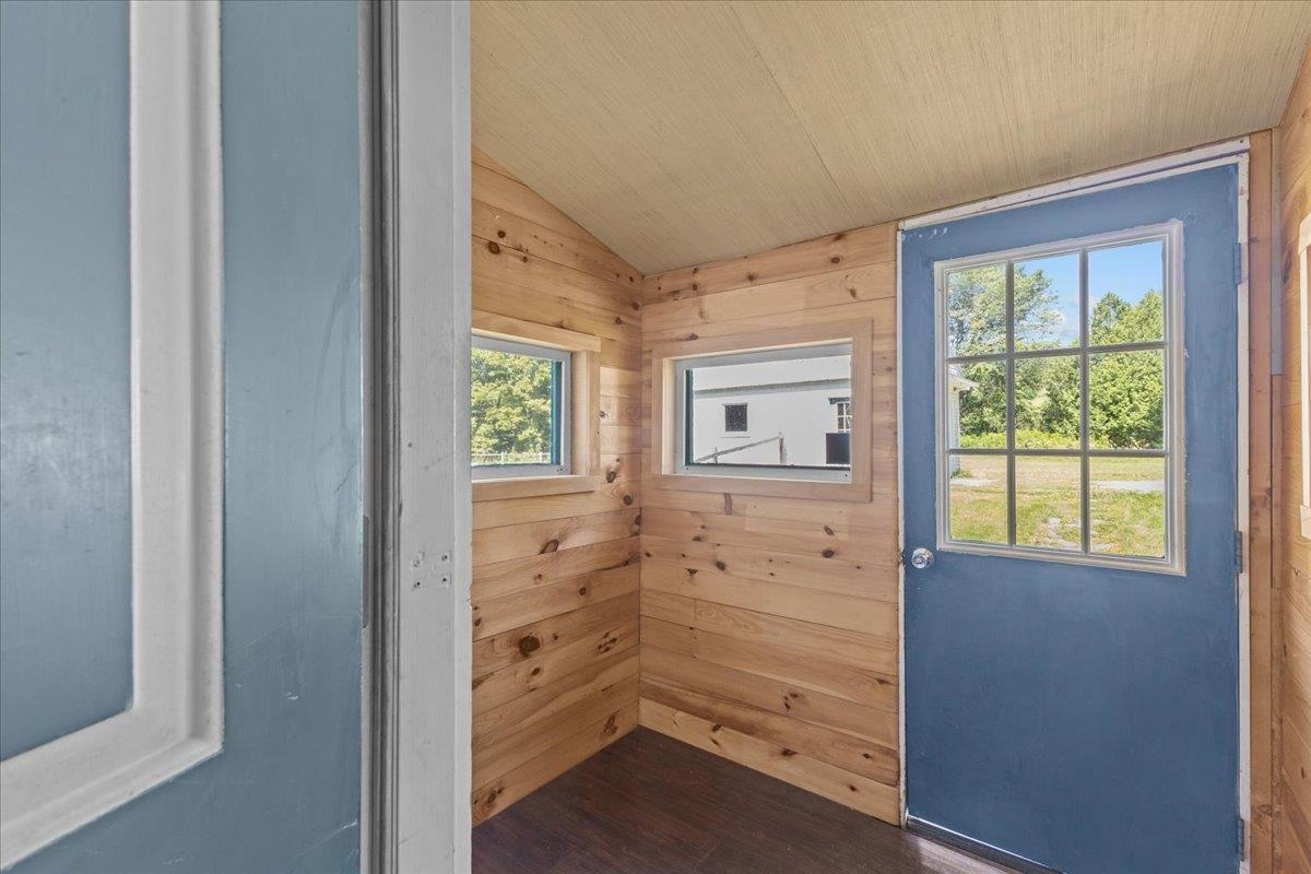 239 Everest Road Milton, VT 05468 - Photo 4 of 24