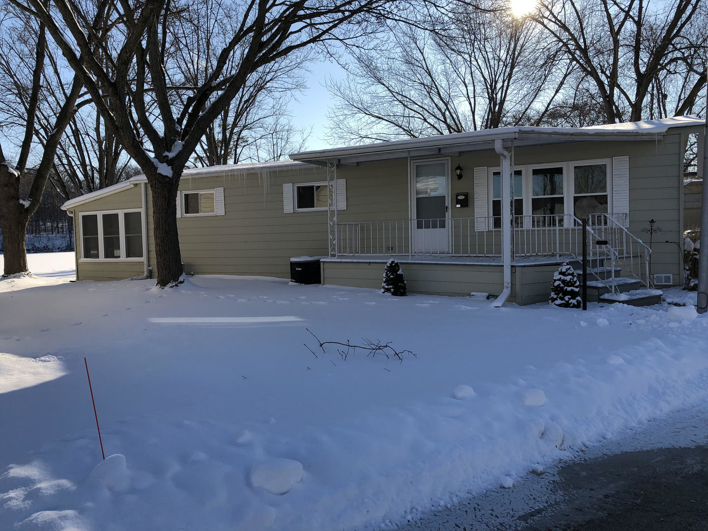 261 Bayview Road Elgin, IL 60123 - Photo 1 of 1