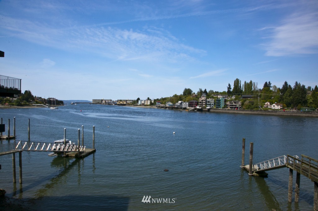 3632 West Commodore Way Seattle, WA 98199 - Photo 2 of 15 Gallery Image 2