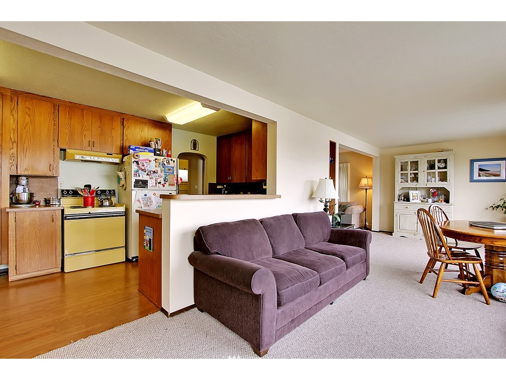 3632 West Commodore Way Seattle, WA 98199 - Photo 6 of 15 Gallery Image 6