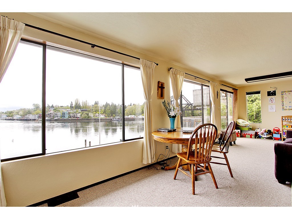 3632 West Commodore Way Seattle, WA 98199 - Photo 7 of 15 Gallery Image 7