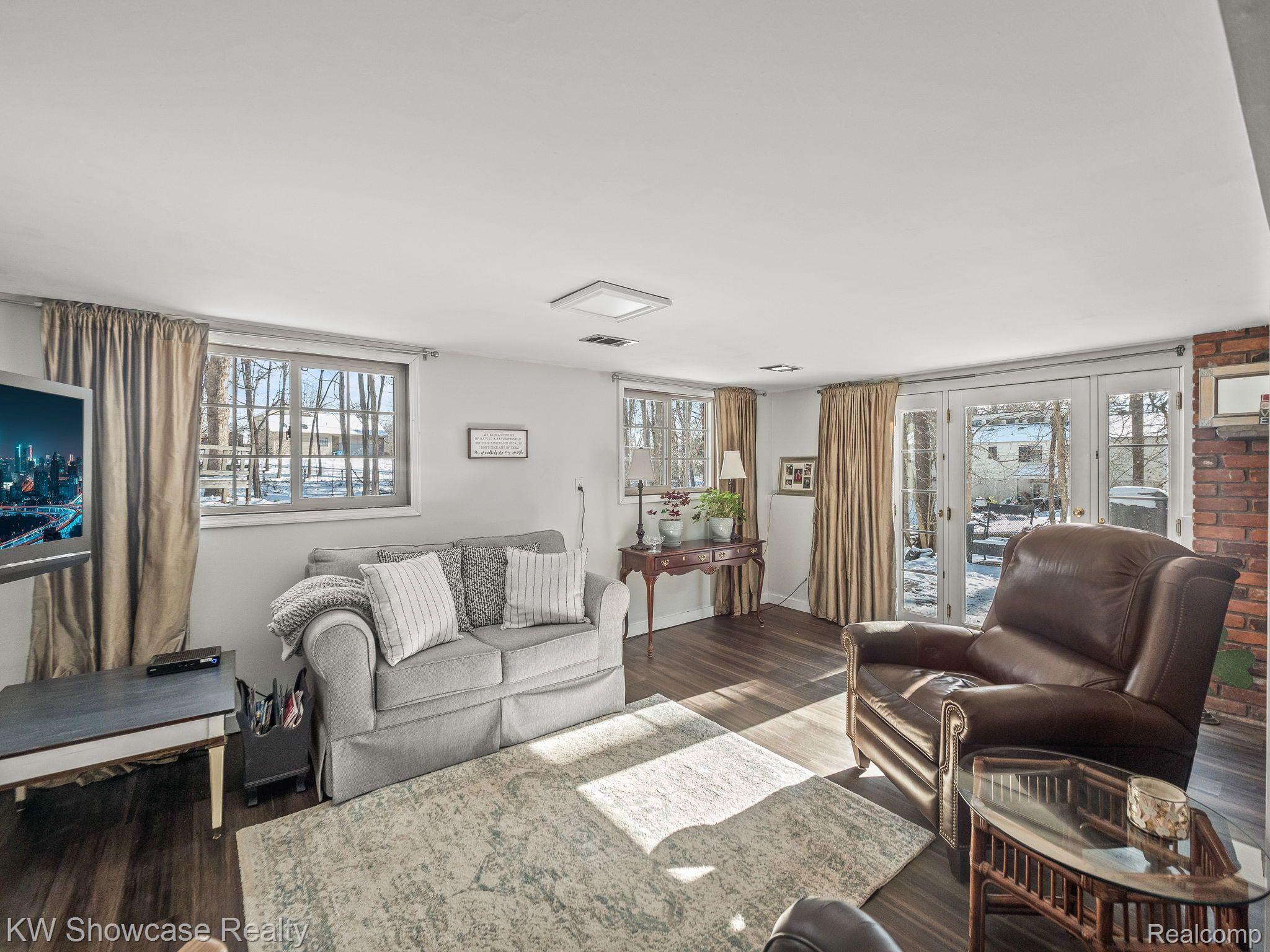 5575 Ford Road Commerce Township, MI 48382 - Photo 15 of 23 Gallery Image 15