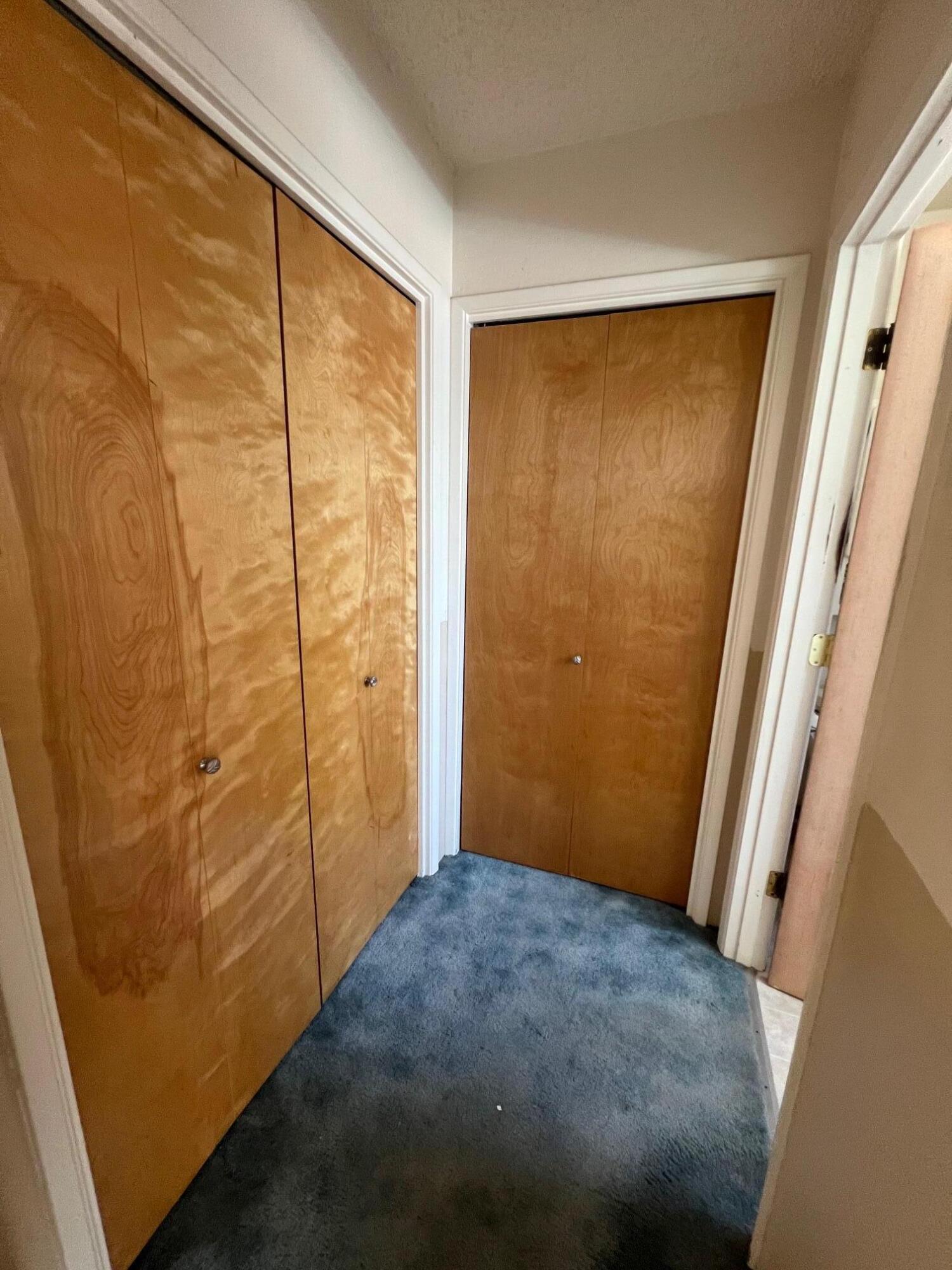 1812 Roberts Road Medford, OR 97504 - Photo 29 of 31 1812 Roberts Primary Dbl Closets