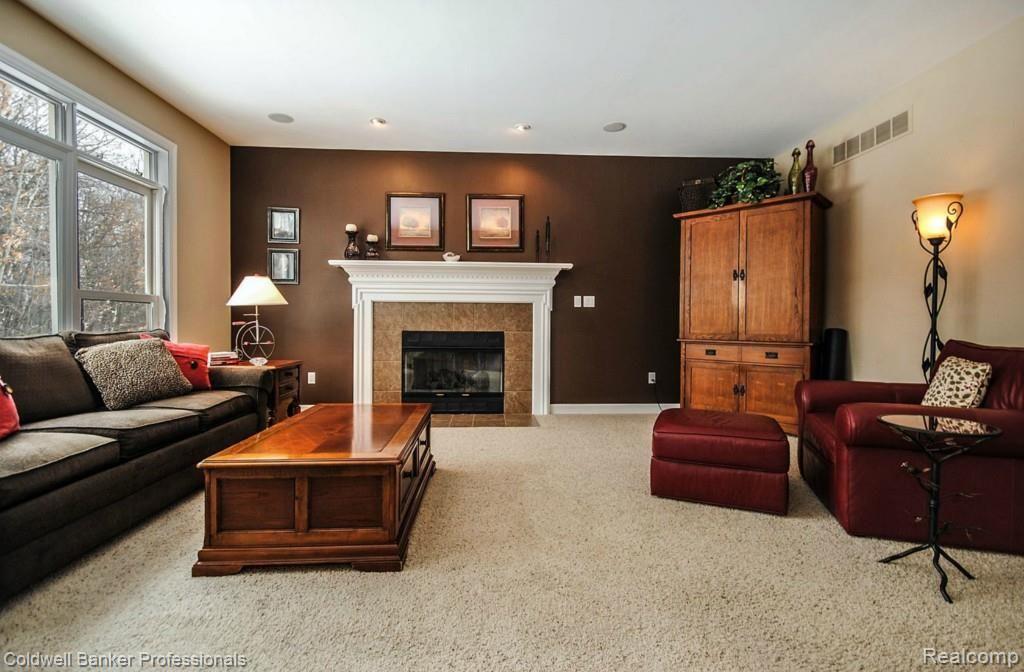 7558 Timber Ridge Court Dexter, MI 48130 - Photo 8 of 50 MLS8_GreatRoom3.jpg