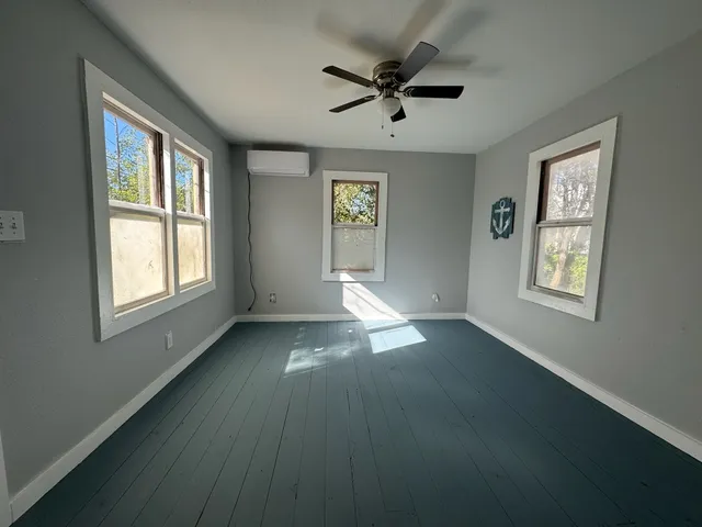 $800 | 511 Main Street, Martindale, TX 78655