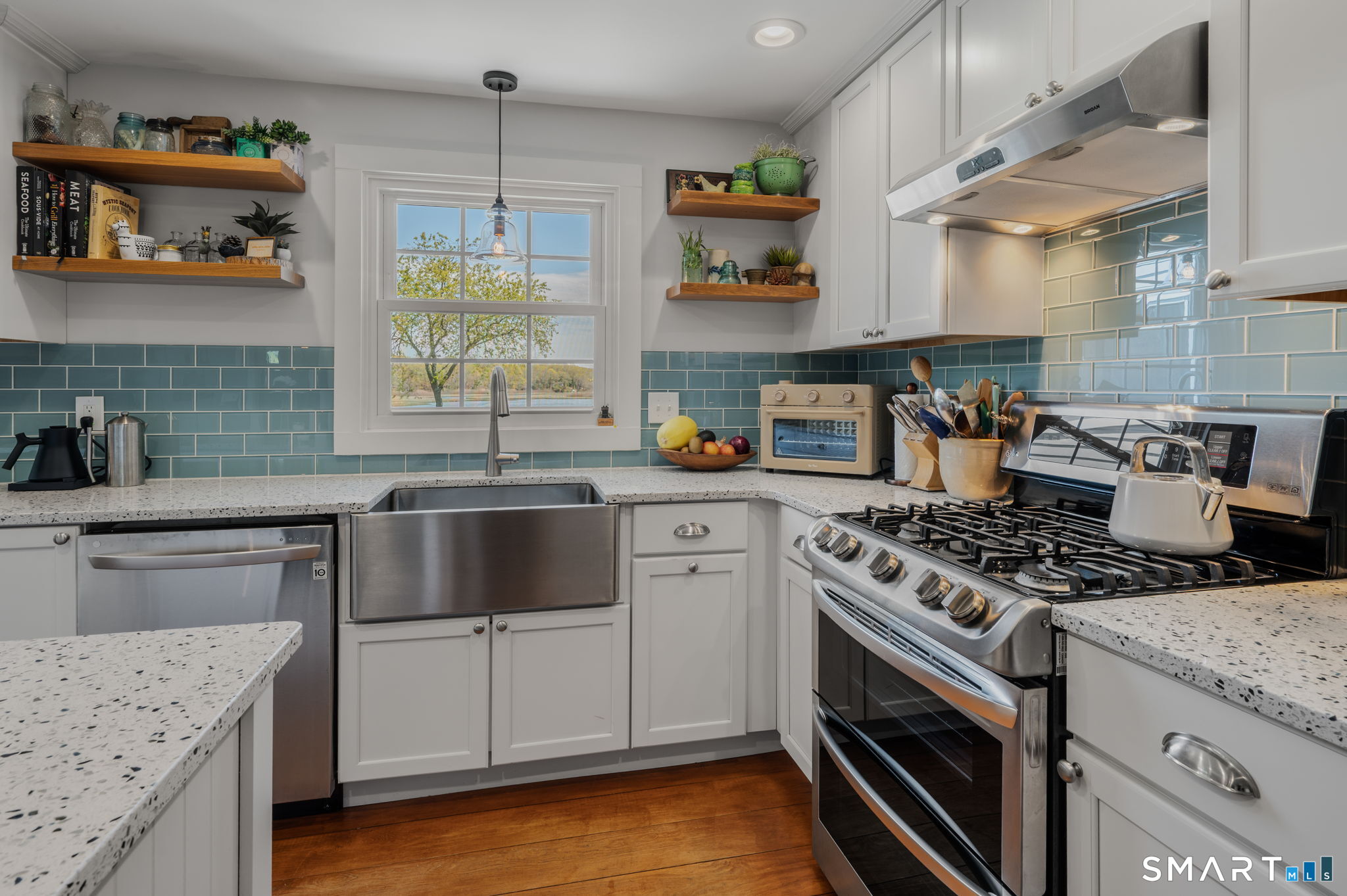21 Hefflon Farm Road Old Lyme, CT 06371 - Photo 5 of 40 Well equipped kitchen