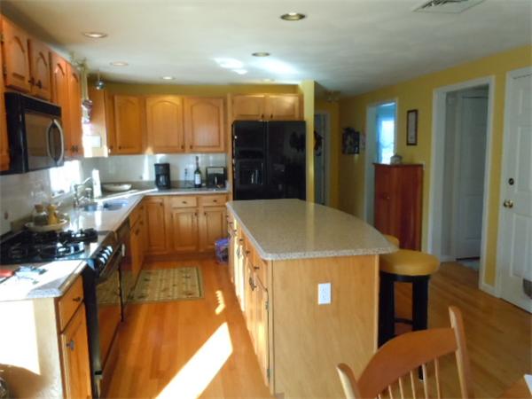 10 Mansfield Road Middleton, MA 01949 - Photo 4 of 30 Gallery Image 4