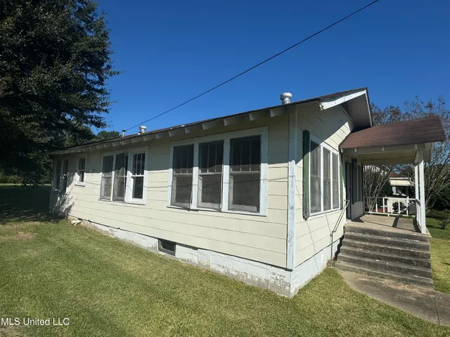 $52,500 | 1019 Pearl River Avenue, McComb, MS 39648