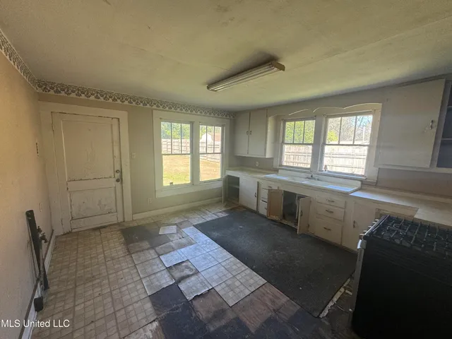 $52,500 | 1019 Pearl River Avenue, McComb, MS 39648