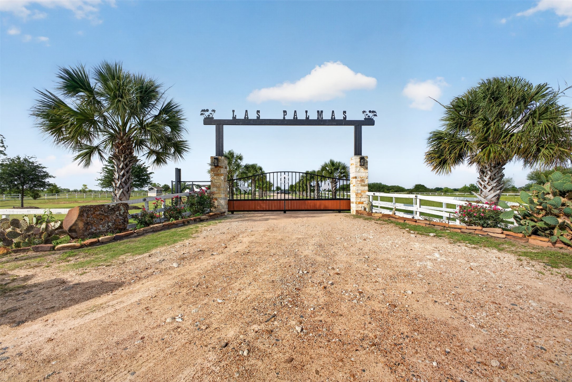 2672 Harrison Road Sealy, TX 77474 - Photo 3 of 38