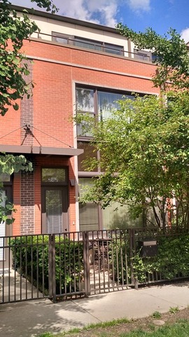 914 North Larrabee Street Chicago, IL 60610 - Photo 1 of 23