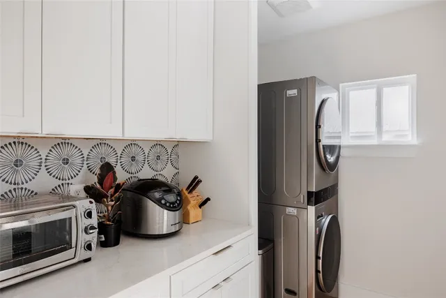 $699,000 | 827 Gullett Street, Austin, TX 78702