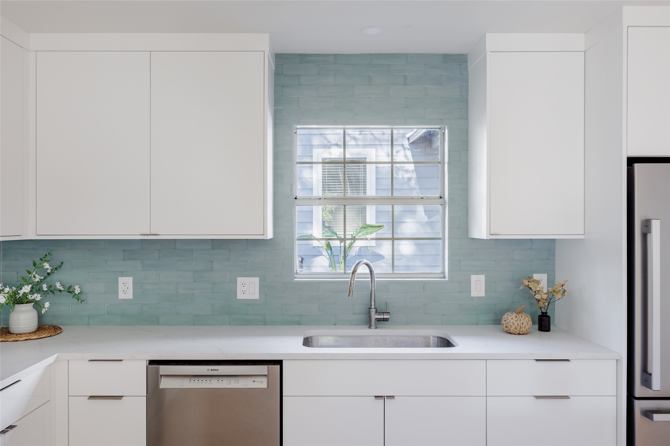 827 Gullett Street Austin, TX 78702 - Photo 17 of 25 a kitchen with a sink and cabinets