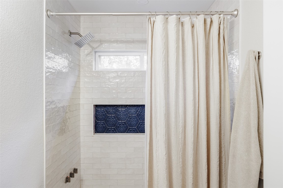 827 Gullett Street Austin, TX 78702 - Photo 18 of 40