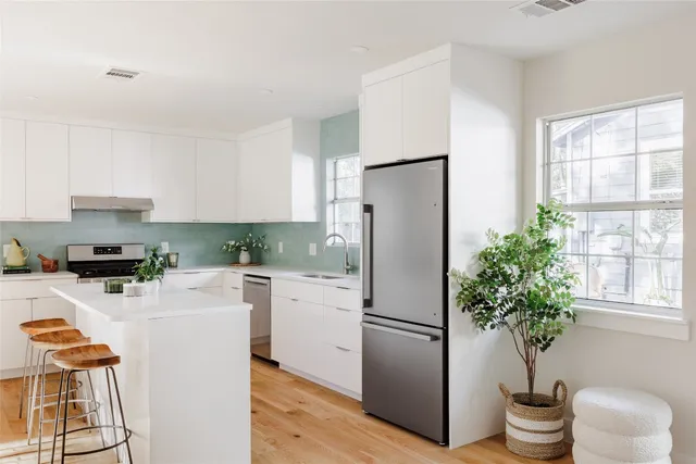 $699,000 | 827 Gullett Street, Austin, TX 78702