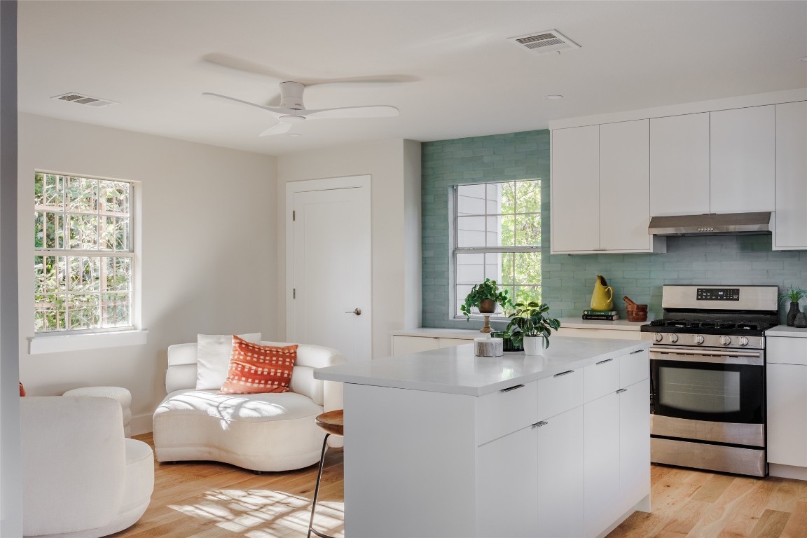 827 Gullett Street Austin, TX 78702 - Photo 26 of 40