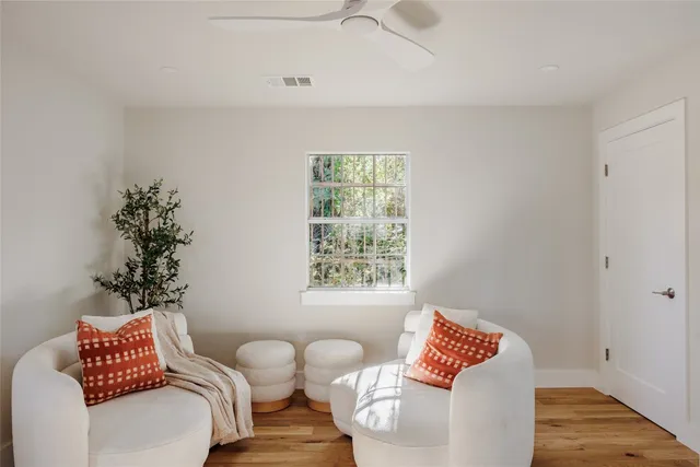 $699,000 | 827 Gullett Street, Austin, TX 78702