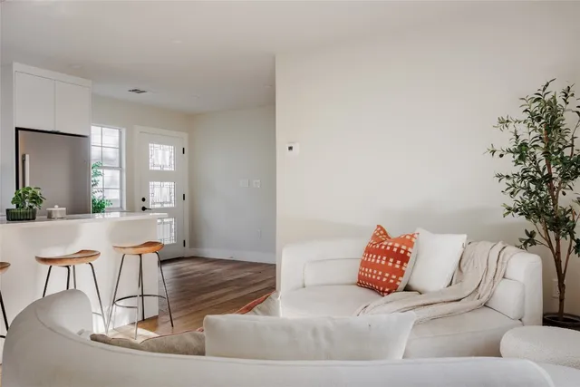 $699,000 | 827 Gullett Street, Austin, TX 78702