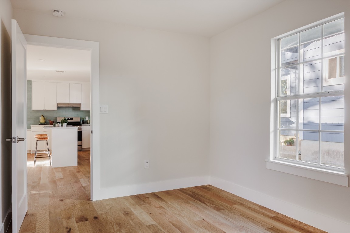 827 Gullett Street Austin, TX 78702 - Photo 32 of 40